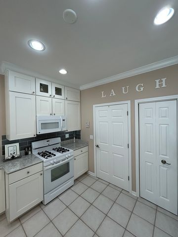 21561 Wolf Lake Court, Crest Hill, IL 60403
