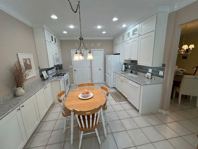 21561 Wolf Lake Court, Crest Hill, IL 60403