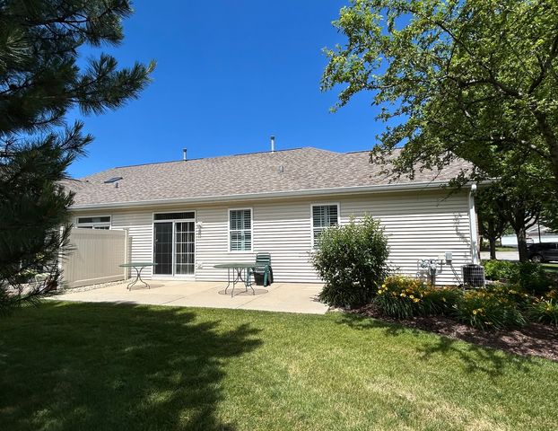 21561 Wolf Lake Court, Crest Hill, IL 60403