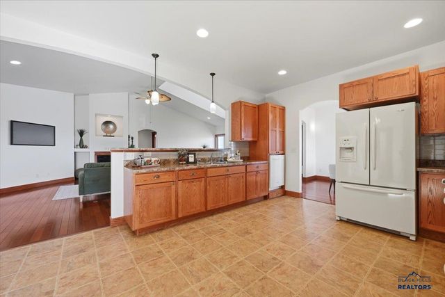 3435 FOX RUN LN, Spearfish, SD 57783