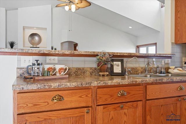 3435 FOX RUN LN, Spearfish, SD 57783