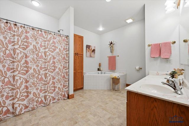 3435 FOX RUN LN, Spearfish, SD 57783