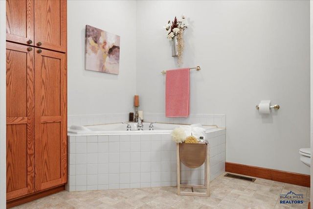 3435 FOX RUN LN, Spearfish, SD 57783