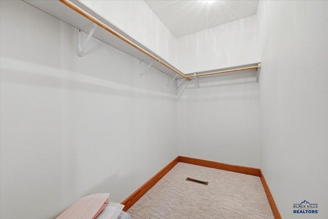 3435 FOX RUN LN, Spearfish, SD 57783