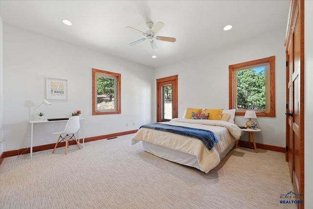 3435 FOX RUN LN, Spearfish, SD 57783