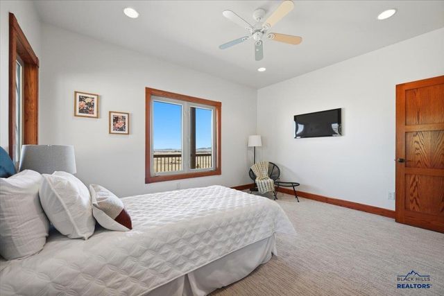 3435 FOX RUN LN, Spearfish, SD 57783