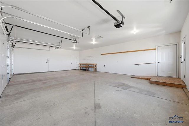 3435 FOX RUN LN, Spearfish, SD 57783