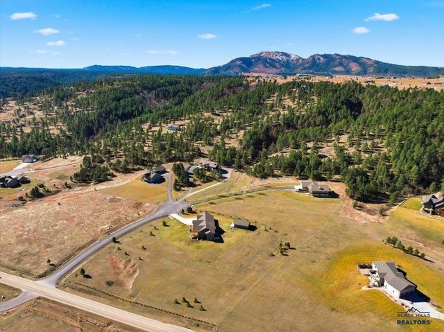 3435 FOX RUN LN, Spearfish, SD 57783