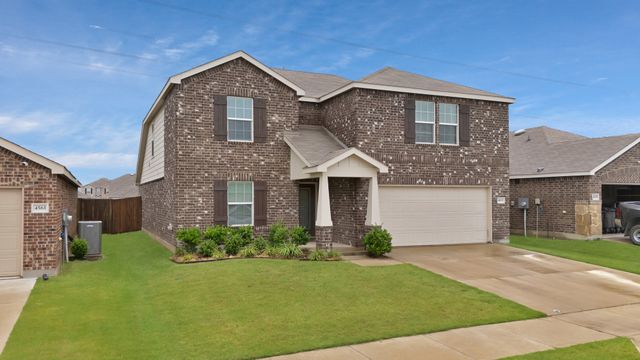 4601 Greenham Lane, Fort Worth, TX 76036