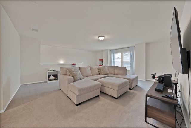 4601 Greenham Lane, Fort Worth, TX 76036