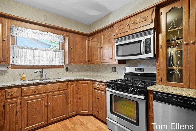 3705 Hazelwood Avenue, Wyoming, MI 49519