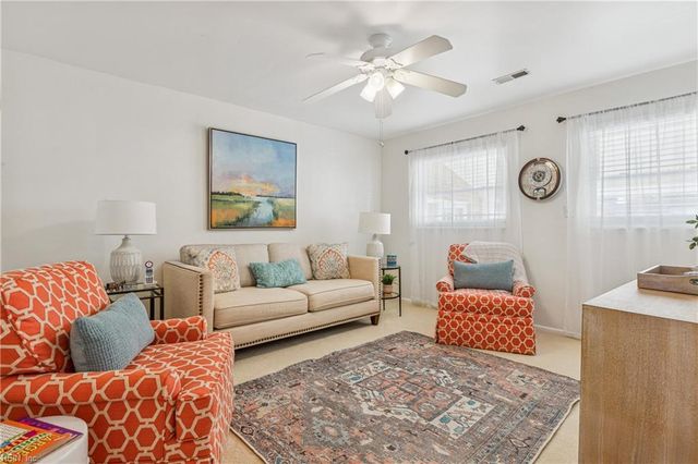 702 Kings View CT, Hampton, VA 23669