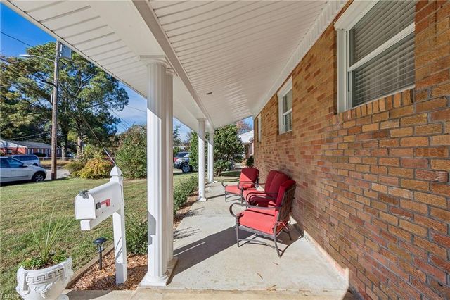 702 Kings View CT, Hampton, VA 23669