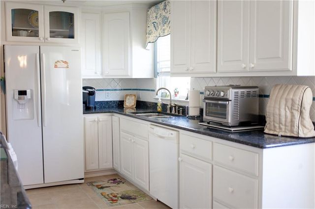 702 Kings View CT, Hampton, VA 23669