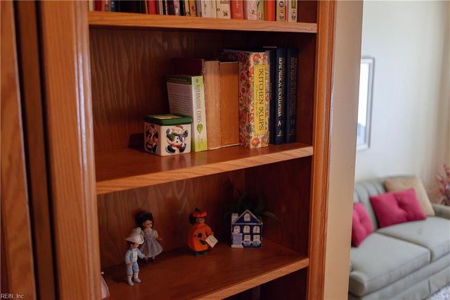 702 Kings View CT, Hampton, VA 23669