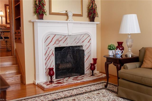 702 Kings View CT, Hampton, VA 23669