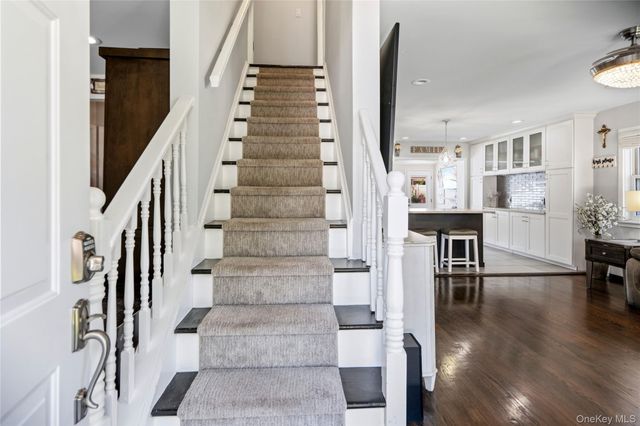 1005 Ferngate Drive, Franklin Square, NY 11010