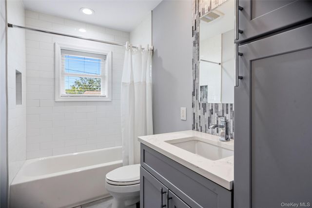 1005 Ferngate Drive, Franklin Square, NY 11010