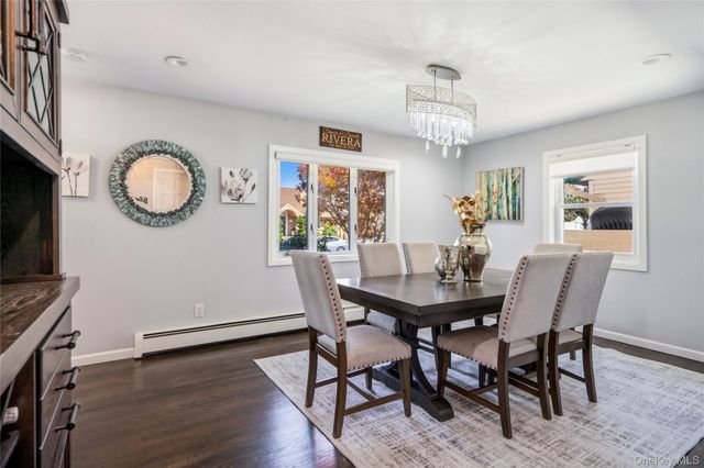 1005 Ferngate Drive, Franklin Square, NY 11010
