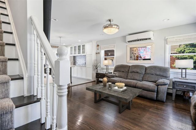 1005 Ferngate Drive, Franklin Square, NY 11010