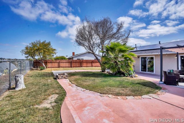 368 Los Reyes DR, San Diego, CA 92114