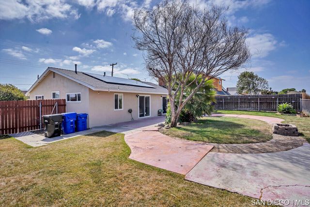 368 Los Reyes DR, San Diego, CA 92114