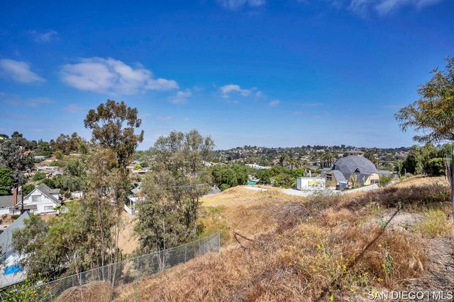 368 Los Reyes DR, San Diego, CA 92114