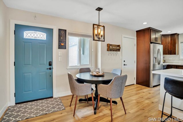 368 Los Reyes DR, San Diego, CA 92114