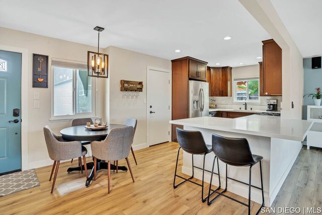 368 Los Reyes DR, San Diego, CA 92114