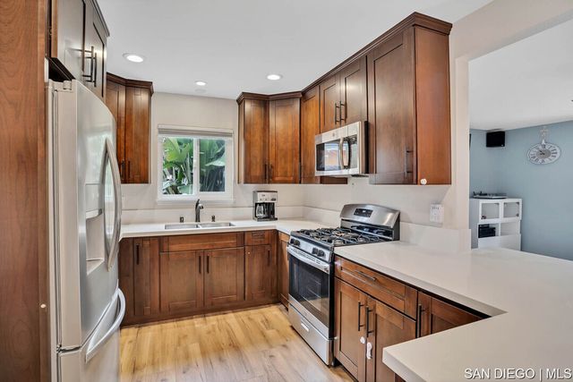 368 Los Reyes DR, San Diego, CA 92114