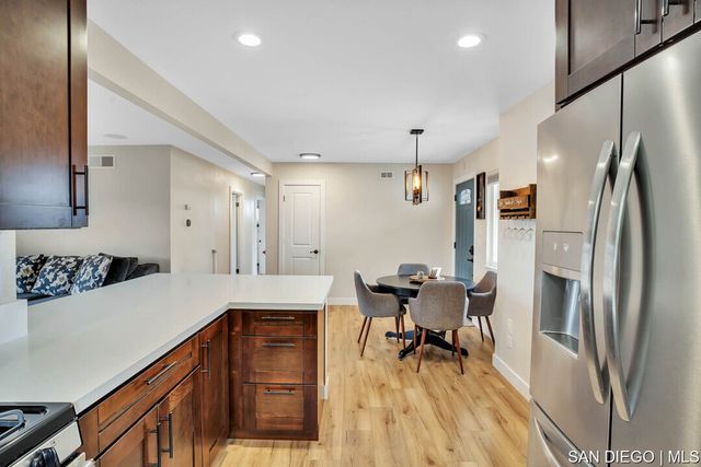 368 Los Reyes DR, San Diego, CA 92114