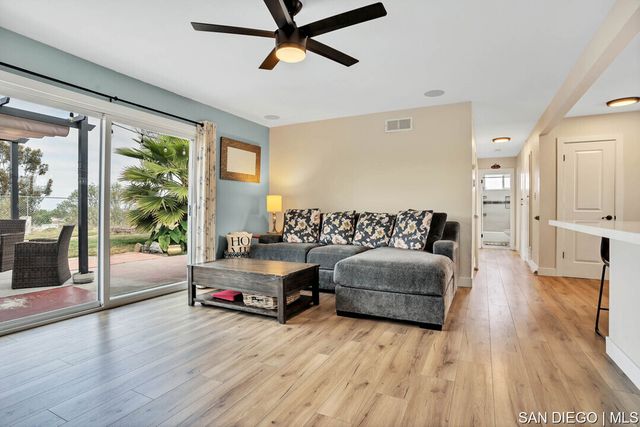 368 Los Reyes DR, San Diego, CA 92114