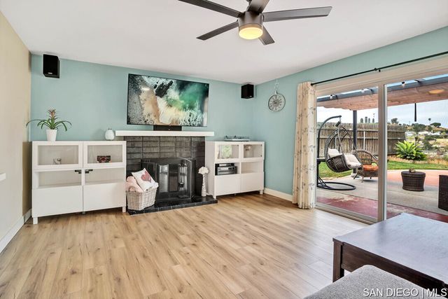 368 Los Reyes DR, San Diego, CA 92114