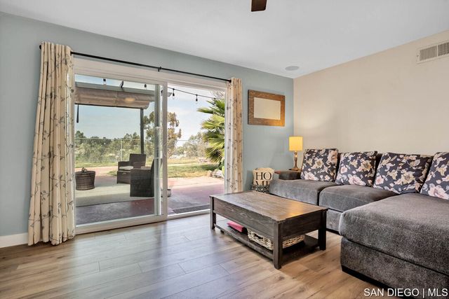 368 Los Reyes DR, San Diego, CA 92114