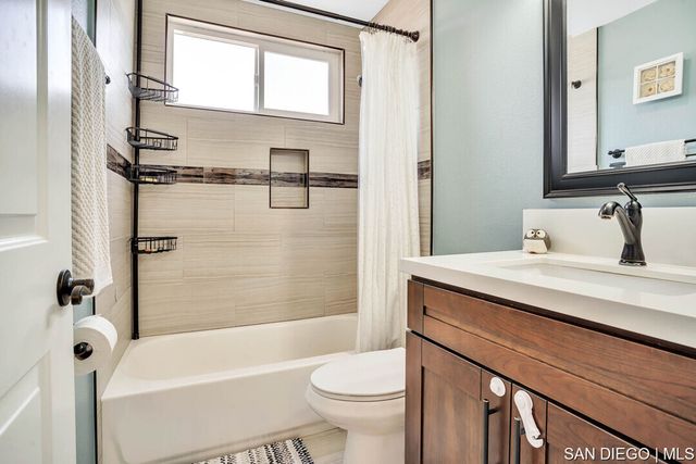 368 Los Reyes DR, San Diego, CA 92114