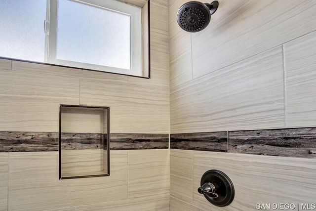 368 Los Reyes DR, San Diego, CA 92114