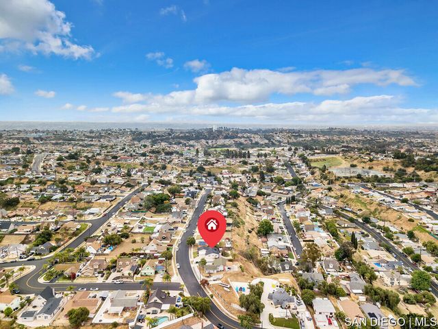 368 Los Reyes DR, San Diego, CA 92114