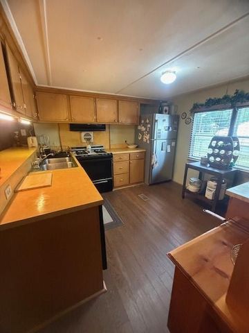 313 Hillside Court, Winder, GA 30680