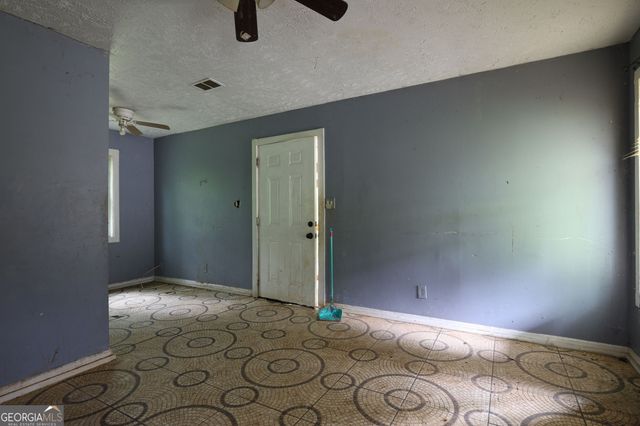 6096 Blackhawk Trail SE, Mableton, GA 30126