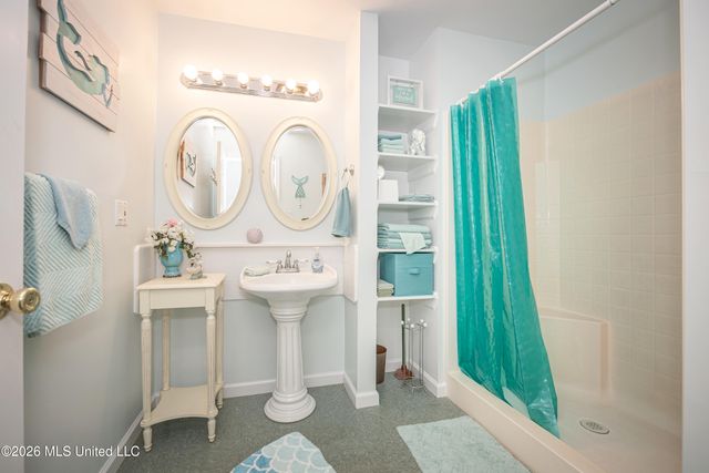 1 40th Street, Gulfport, MS 39507