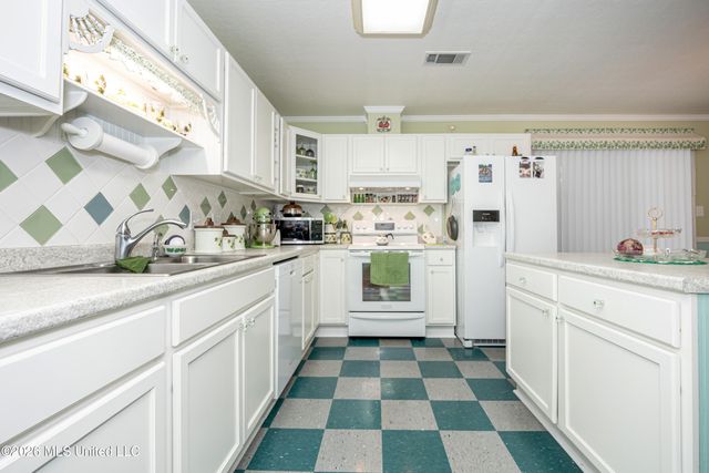 1 40th Street, Gulfport, MS 39507