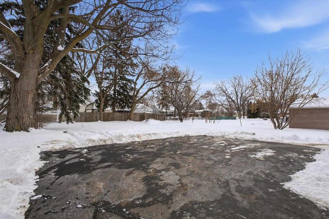 839 RACINE STREET, Menasha, WI 54952