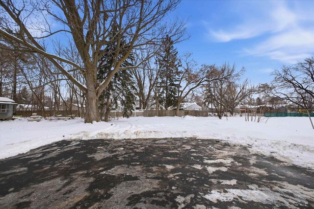 839 RACINE STREET, Menasha, WI 54952