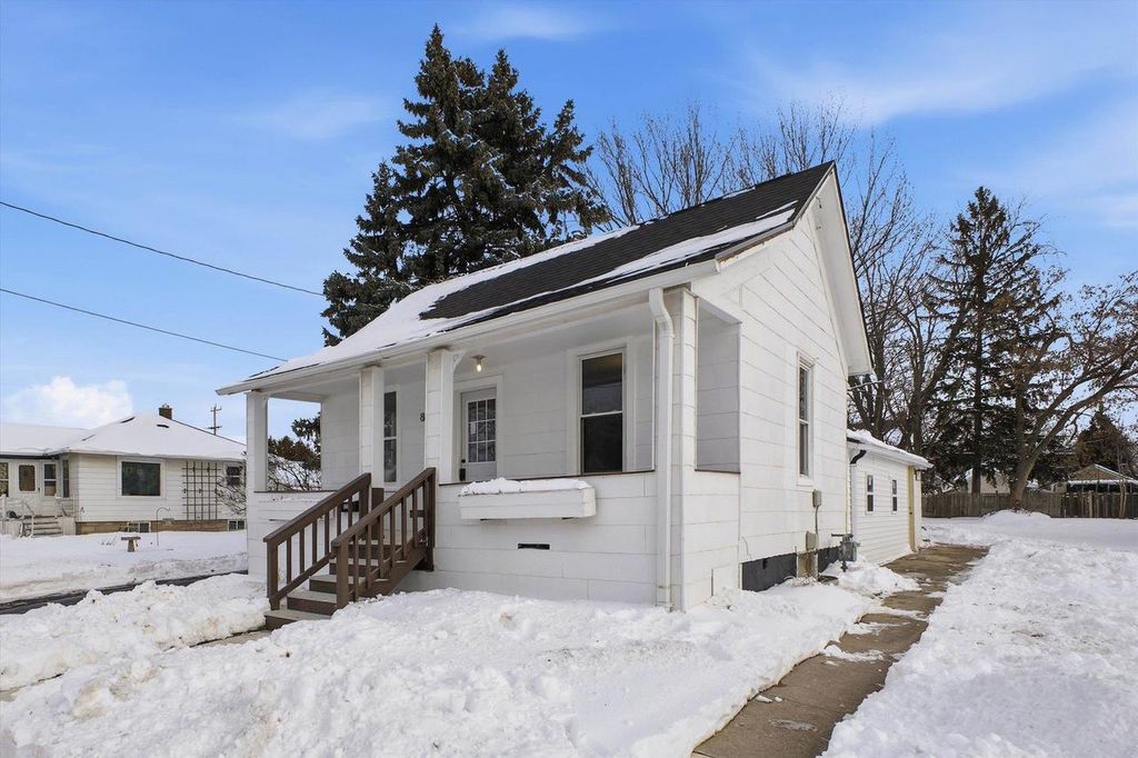 839 RACINE STREET, Menasha, WI 54952