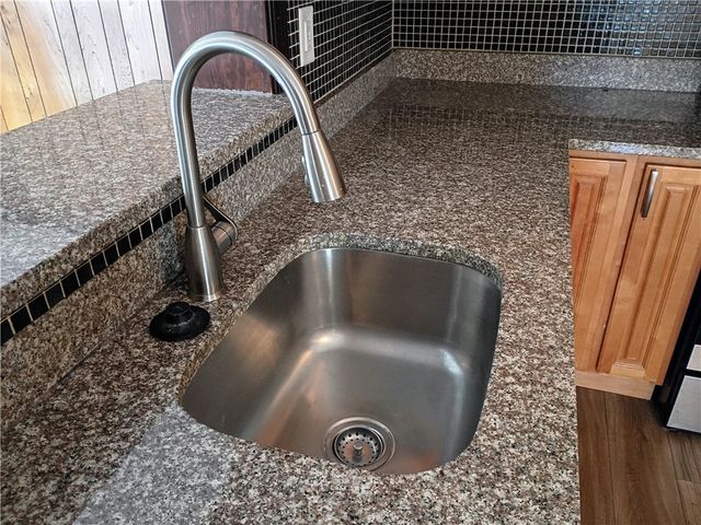 1115 Cascade Dr, West Homestead, PA 15120