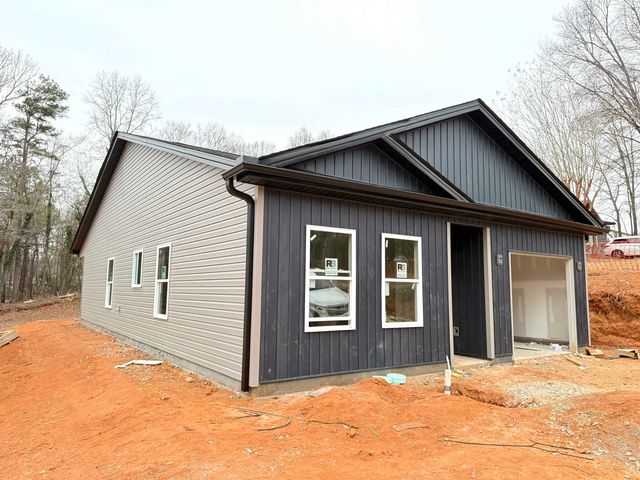 197 N Georgia Avenue, Chesnee, SC 29323