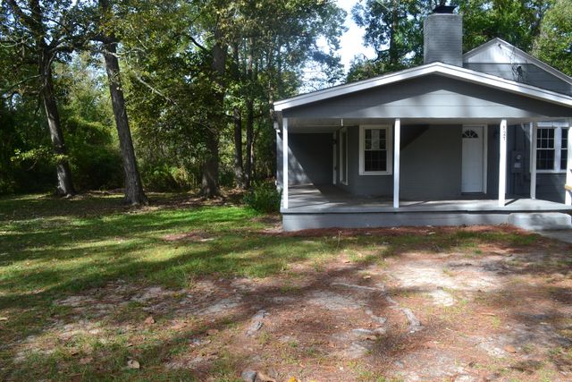 121 Park Avenue, Olanta, SC 29114