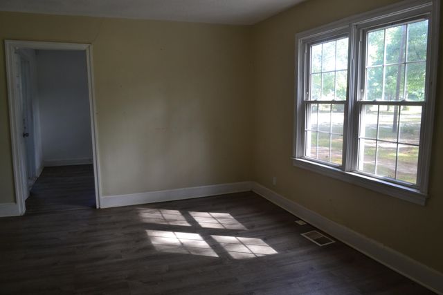 121 Park Avenue, Olanta, SC 29114