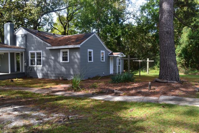 121 Park Avenue, Olanta, SC 29114