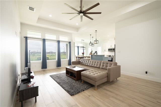 7721 Nadia Dr, Corpus Christi, TX 78414